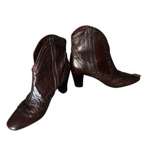 Beautiful dark brown leather boost made in Italy 🇮🇹